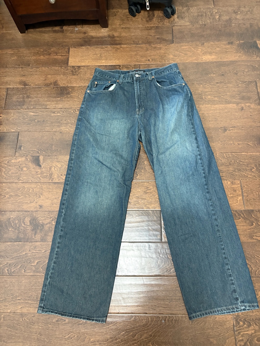 Guess Men's Straight Jeans in Medium Blue Wash